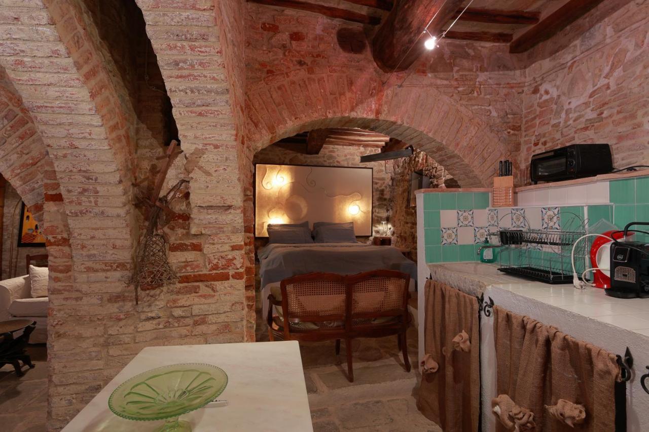 La Casina Del Lillotatini Apartment ปานิกาเล ภายนอก รูปภาพ